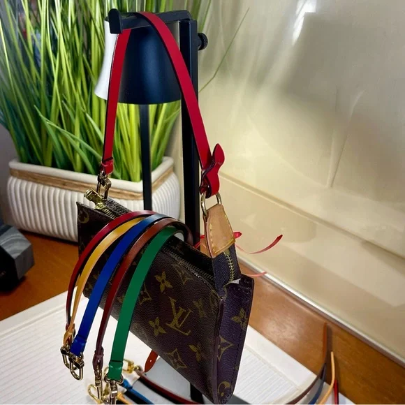 Louis Vuitton Pochette Strap NWOT Vintage - Picture 6 of 13